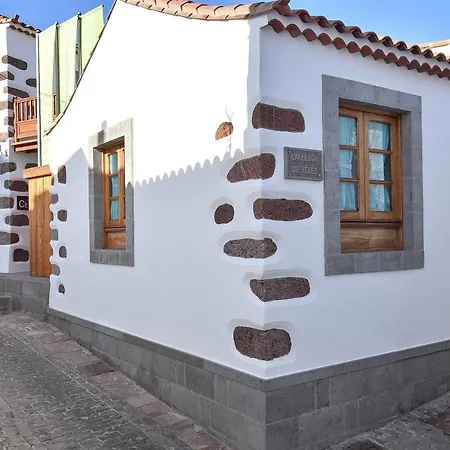 Villa Allureh Emblematic